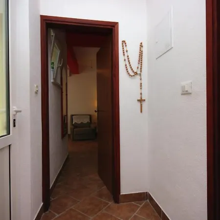 Appartement With A Parking Space Hvar - 5706 *